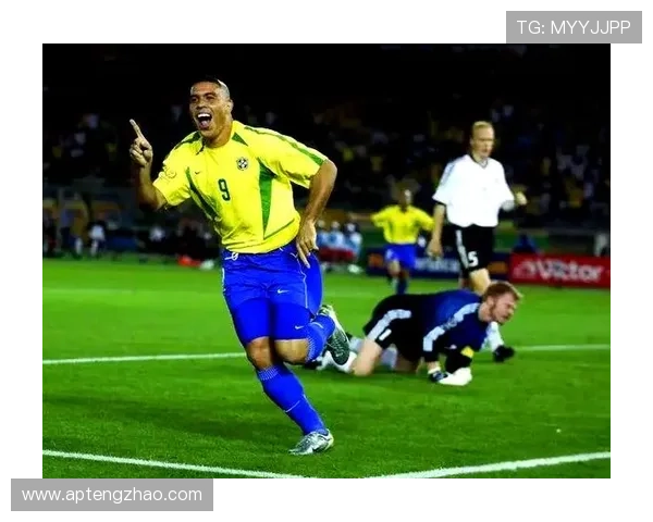 足球球星神人逆天表现打破记录成就传奇时刻震撼全球